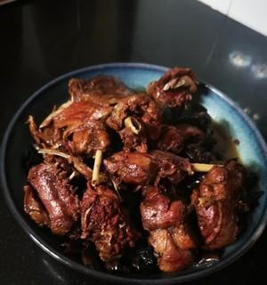 简单又美味的兔肉料理（传统家常菜的创新变化，让兔肉变得好吃又简单）