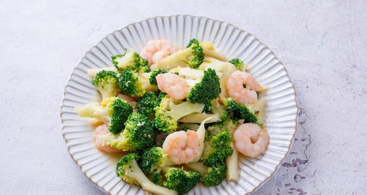 科学健康减肥，合理饮食是关键（掌握正确的减肥饮食法，打造健康美体）
