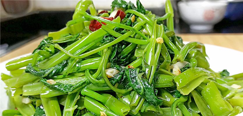 《绿脆清炒空心菜》（多脆多绿，营养美味尽在一口）