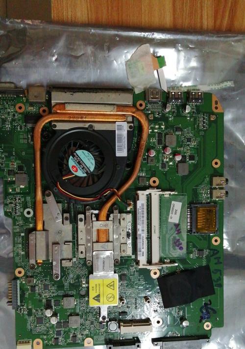 电脑主板接线方法详解（帮你轻松搭建完美电脑系统）