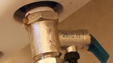 热水器排水阀漏电原因及解决方法（详解热水器排水阀漏电的危害和应对措施）