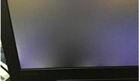 电脑黑屏电源键亮着的处理方法（解决电脑黑屏问题的有效措施）