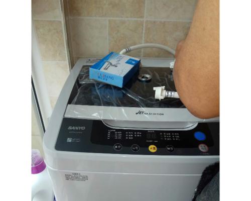 三洋洗衣机显示ED2的维修方法（解决三洋洗衣机显示ED2错误的简单指南）