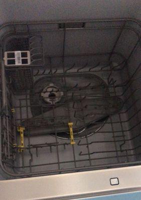 以水槽洗碗机强制排水方法（提高洗碗效率）
