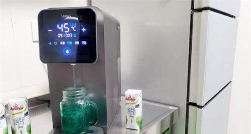 饮水机不通电的维修方法（解决饮水机不通电问题的实用技巧）