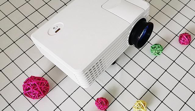 以瑞格尔投影仪语音操控方法（实现投影仪智能操控的新途径）
