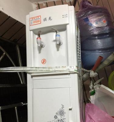 饮水机水管脱落的修复方法（解决水管脱落问题）