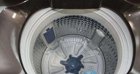 如何正确清洁三星滚筒洗衣机（掌握关键技巧）
