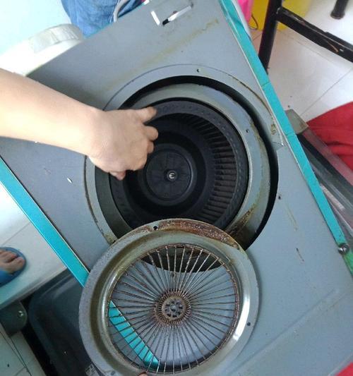 热水器玻璃碎了还能修吗（探讨热水器玻璃碎裂后的维修方法与注意事项）