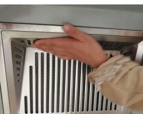 喷水式抽油烟机清洗指南（如何正确清洗喷水式抽油烟机难以清洗的地方有哪些）