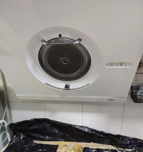 如何彻底清洗油烟机（轻松解决厨房油烟问题）