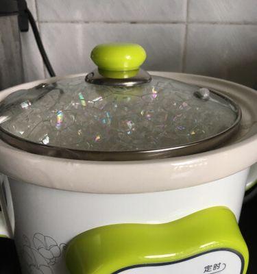 电饭煲熬粥不糊底的秘诀（解锁电饭煲熬粥技巧）