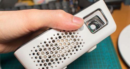 明基投影仪拆机镜头怎么拆？拆卸镜头的正确步骤是什么？