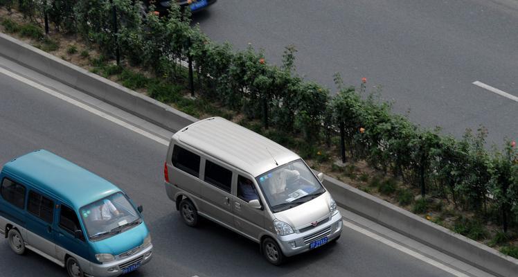 拍摄100米距离需要什么镜头？