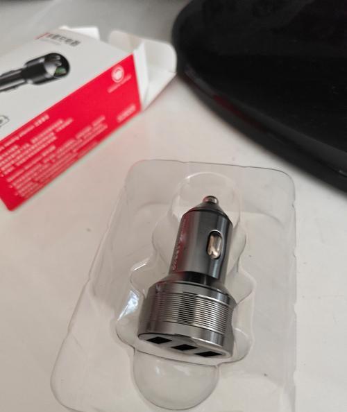 超级车载充电器插座使用方法是什么？使用中应注意什么？