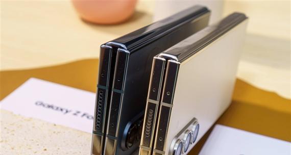fold5充电器的外观设计有何特点？
