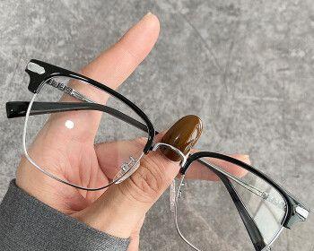 华为眼镜黑半框设置方法是什么？