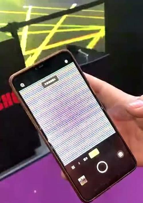 手机摄像头出现黑白超亮现象的原因是什么？如何修复？
