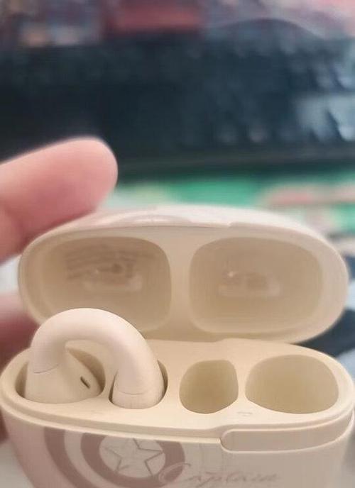 蓝牙耳机耳朵上夹的是什么？夹子的作用和特点是什么？