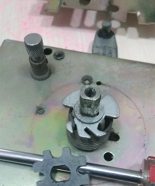 智能手表s17表带怎么拆？拆卸过程中需要注意什么？