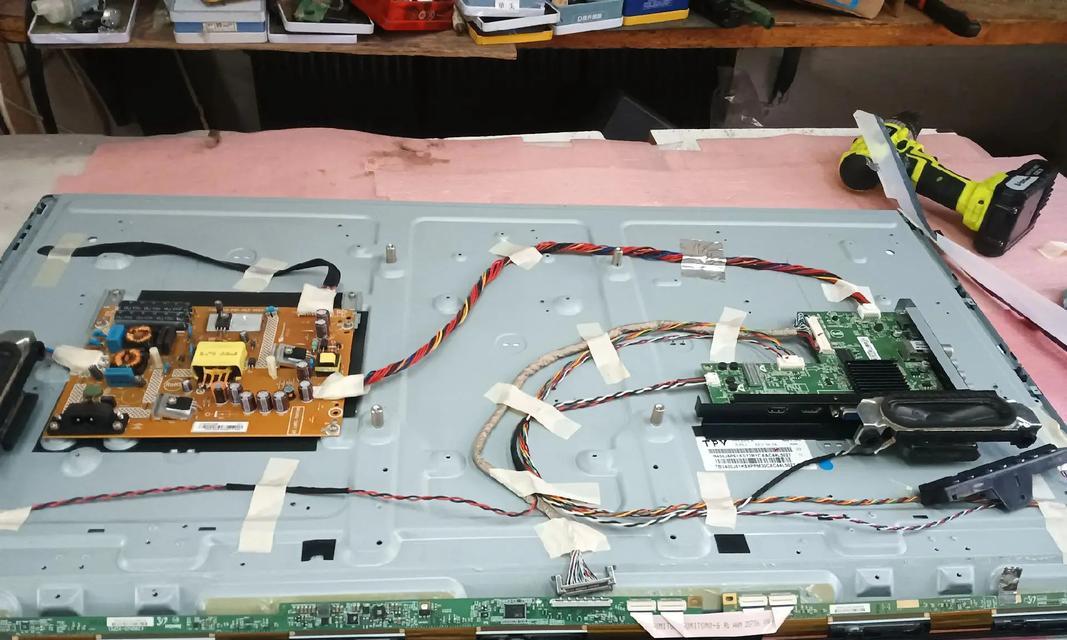 电视屏幕不亮是什么问题？躺在床上如何操作解决？