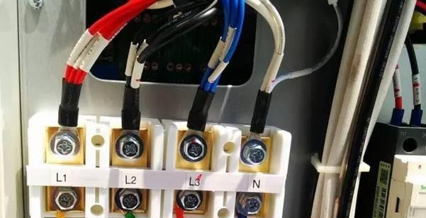 液晶屏外接电源的必要性是什么？不接电源会怎样？