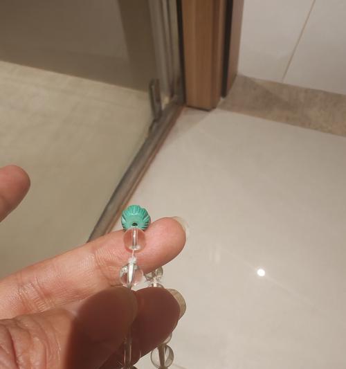 水晶手机壳挂手链的方法是什么？