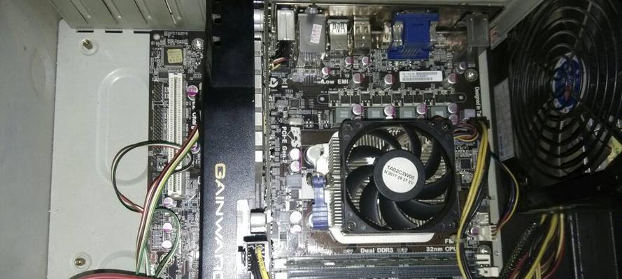 电脑侧屏电源线接线方法是什么？