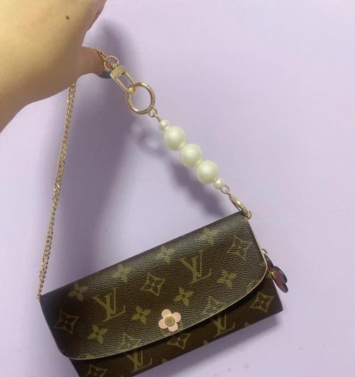 手机壳小花链子的拆卸方法是什么？