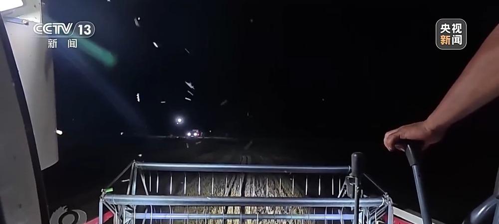 农机装上“智慧大脑”、无人机变身照明灯,科技助力“麦”向丰收