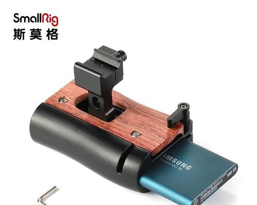 固态硬盘附赠手柄如何使用？兼容性如何？
