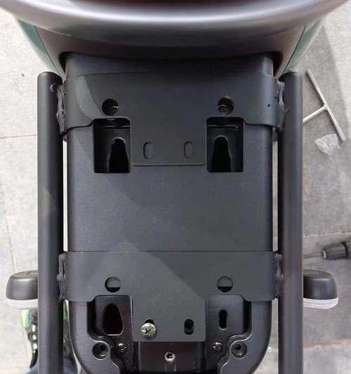 电瓶车货架筐拆卸步骤是什么？