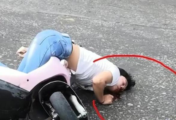 电瓶车携带马凳的正确方法是什么？