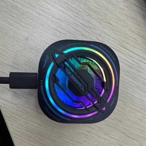 黑鲨散热器孔使用方法是什么？有什么作用？