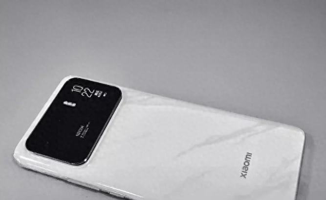 【小米16 Ultra再曝：骁龙8 Elite 2+6.8英寸直屏+灵动岛】图1