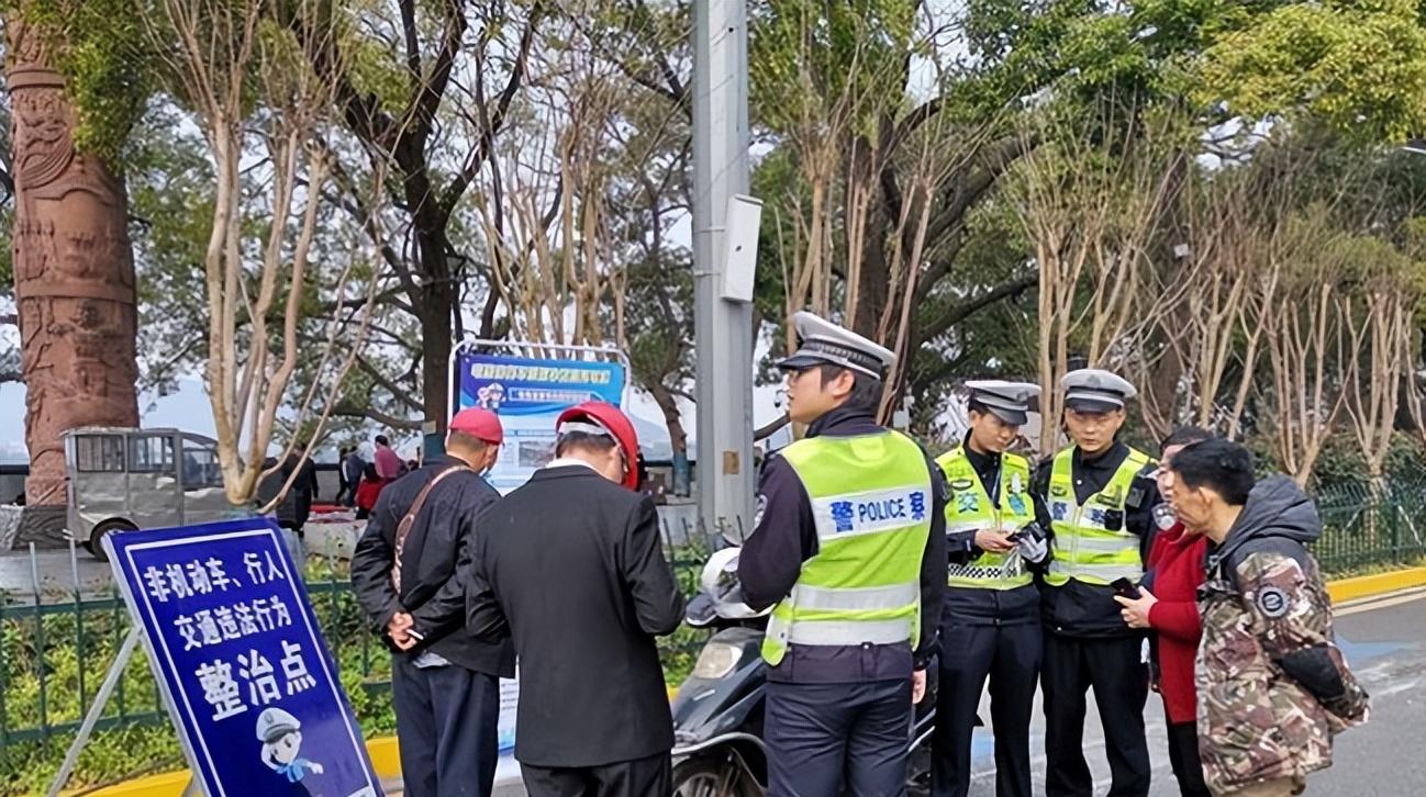 【西安车主笑了！电摩可以放心上路，但要注意这5点，违规将会处罚】图4