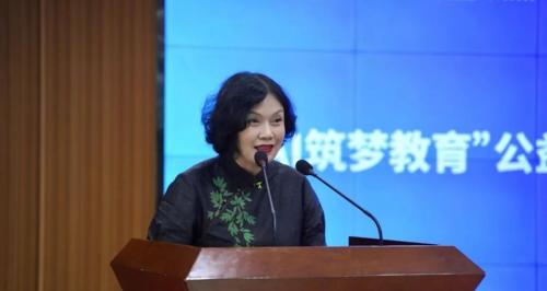 跨越天山播撒 AI 的种子！阿尔法蛋 AI 公益行温暖边疆师生