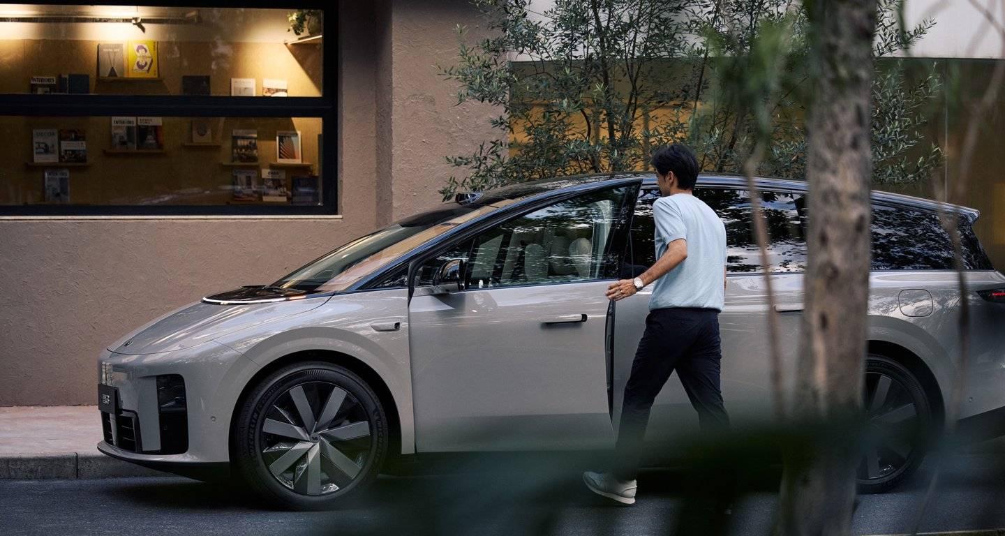 理想 i8 内饰终于曝光！产品已无悬念，本周开始预定