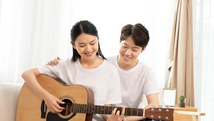 电瓶车上携带吉他等乐器的正确方法是什么？