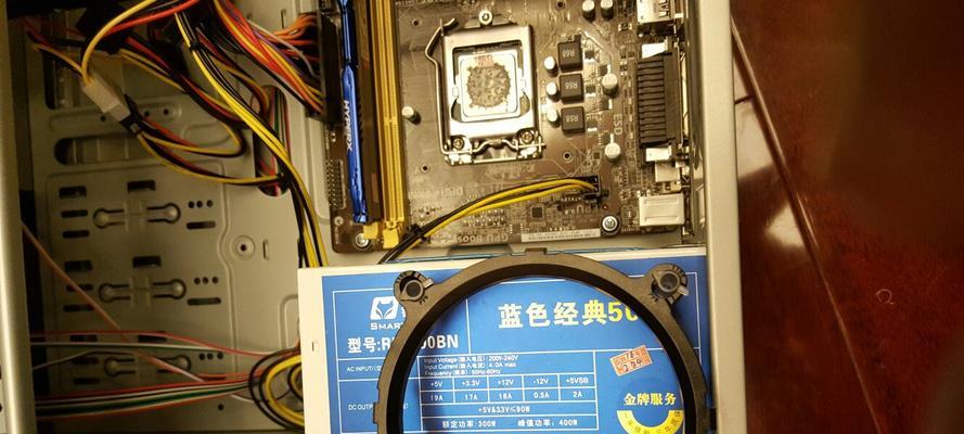 散热器从主板上拔下来的正确方法是什么？