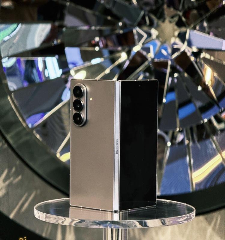 【三星 Galaxy Unpacked 2025：折叠屏挑战轻薄极限，手表重构健康体验】图3