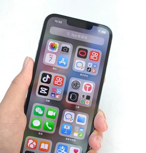 iPhone13拍照模糊的原因解析(从硬件到软件)