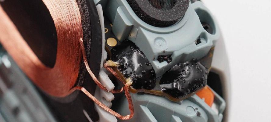 耳机仓拆卸方法是什么？拆卸过程中需要注意什么？