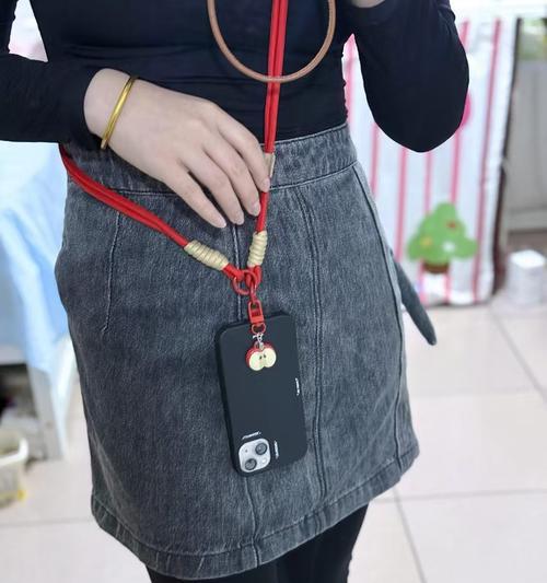 相机项链绳子佩戴方法是什么？如何打造个性风格？