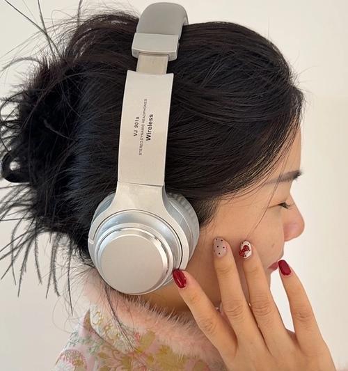 巧克力头戴式耳机的正确佩戴方法？