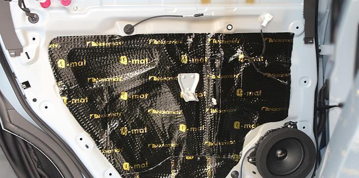 音响服装解锁步骤是什么？如何找到隐藏的服装选项？